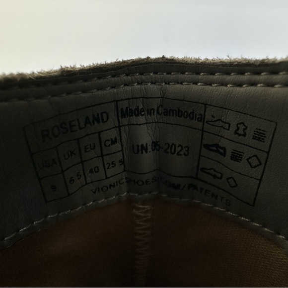 Vionic Roseland Light Gray Suede Arch Support Water Repellent Ankle Booties 9 - Picture 11 of 12